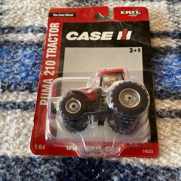 ERTL Case Puma 210 Tractor. 1/64 scale. Sealed. - Picture 2 of 7